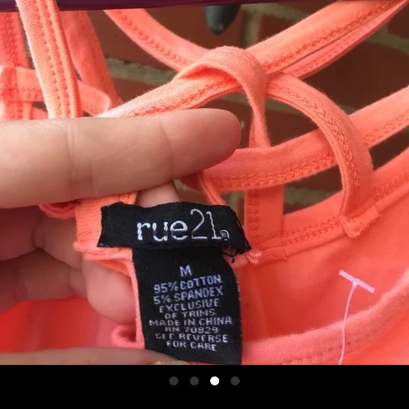 Peach tank top - Picture 3 of 3